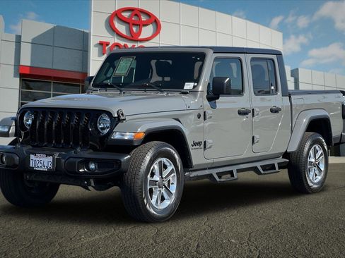 Used 2021 Jeep Gladiator Sport AWD/4WD image 7