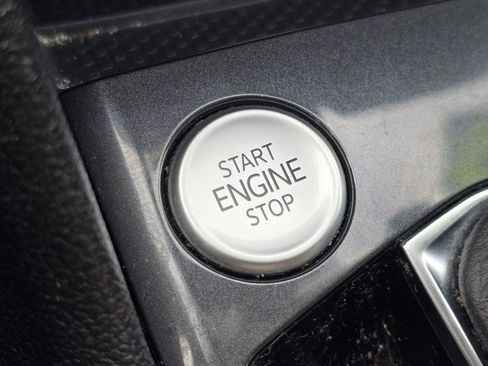 Used 2023 Volkswagen Tiguan SE AWD/4WD image 27