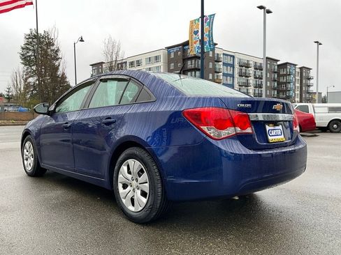 Used 2013 Chevrolet Cruze LS image 6