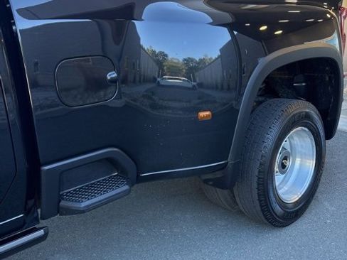 Used 2021 Chevrolet Silverado 3500 High Country w/ Snow Plow Prep/Camper Package image 8