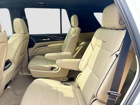 Used 2022 Cadillac Escalade Premium Luxury AWD/4WD image 26
