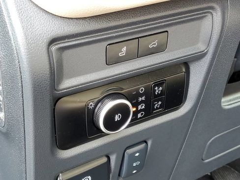Used 2024 Ford Expedition Limited AWD/4WD image 12