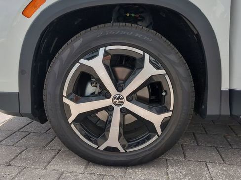 New 2026 Volkswagen Tiguan SE FWD image 33