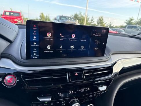 Used 2025 Acura MDX SH-AWD w/ Technology Package image 14