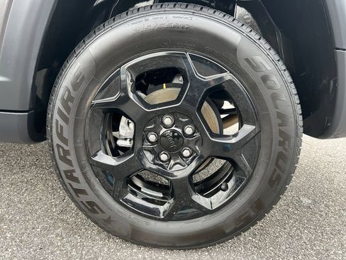 Used 2023 Jeep Compass Trailhawk AWD/4WD image 19