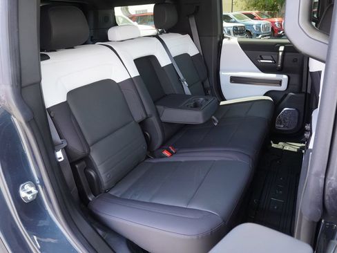 Certified 2025 GMC Hummer EV 3X AWD/4WD image 9