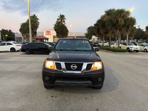 Used 2017 Nissan Frontier SV RWD image 5