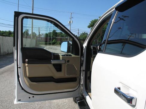 Used 2018 Ford F150 Lariat AWD/4WD image 14