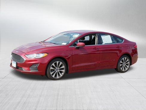 Used 2019 Ford Fusion SE AWD/4WD image 3