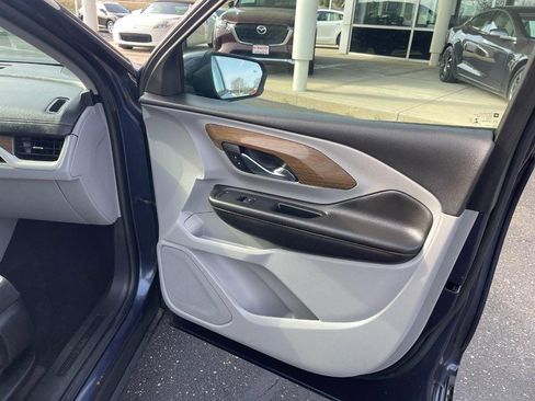 Used 2018 GMC Terrain SLE w/ Driver Convenience Package image 11