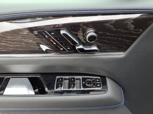 New 2026 Cadillac Escalade IQL Luxury image 28