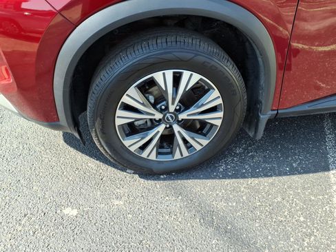 Used 2023 Nissan Rogue SV w/ SV Premium Package image 9