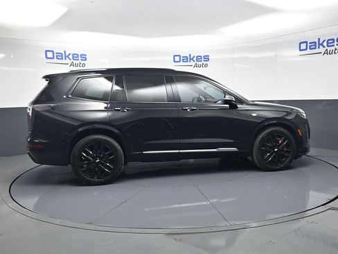 Used 2023 Cadillac XT6 Sport w/ Technology Package AWD/4WD image 8