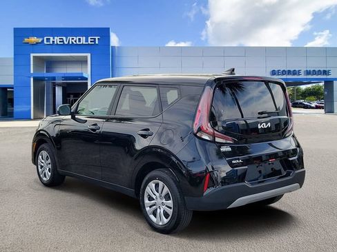 Used 2025 Kia Soul LX FWD image 3