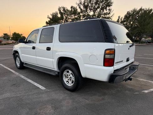Used 2006 Chevrolet Suburban LS w/ Smart Select Package RWD image 4