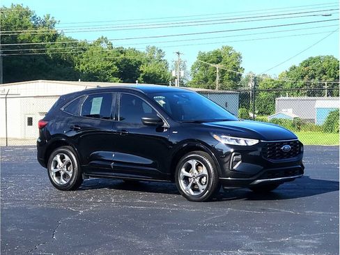 Used 2023 Ford Escape ST-Line w/ Tech Pack #1 AWD/4WD image 11