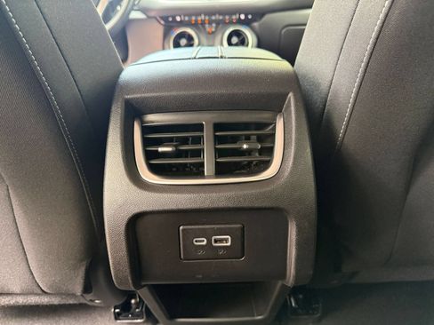 Used 2025 Chevrolet Blazer LT FWD image 21