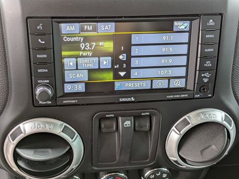 Used 2017 Jeep Wrangler Sahara w/ Quick Order Package 24E Chief AWD/4WD image 18