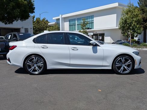 Used 2022 BMW 330i xDrive Sedan w/ Premium Package 2 AWD/4WD image 4