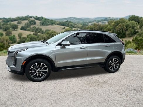 Used 2025 Cadillac XT4 Sport FWD image 4