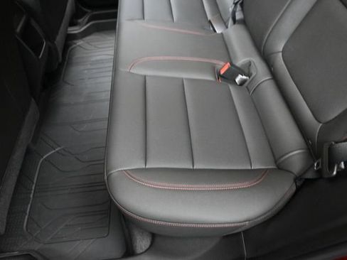 Used 2025 Chevrolet Trax RS FWD image 22