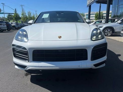 Used 2022 Porsche Cayenne GTS AWD/4WD image 2