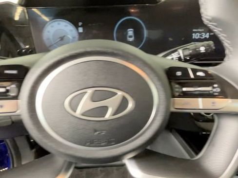 Used 2025 Hyundai Elantra SEL FWD image 27