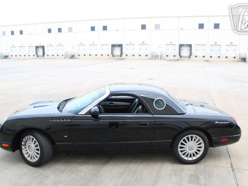 Used 2004 Ford Thunderbird RWD image 24