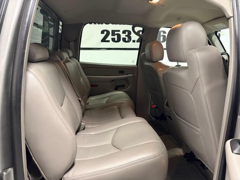 Used 2006 Chevrolet Silverado 2500 LT w/ Heavy-Duty Power Package AWD/4WD image 17