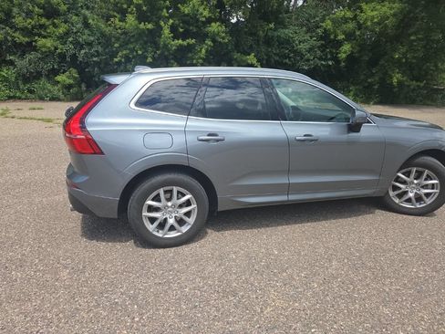 Used 2020 Volvo XC60 T5 Momentum w/ Protection Package AWD/4WD image 16