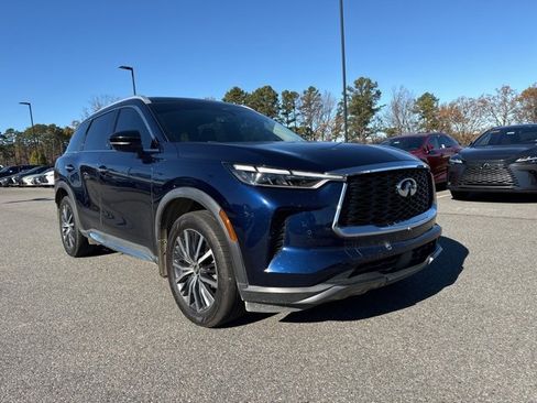 Used 2023 INFINITI QX60 Sensory w/ Cargo Package image 2