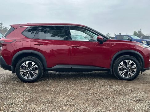 Used 2021 Nissan Rogue SV image 9