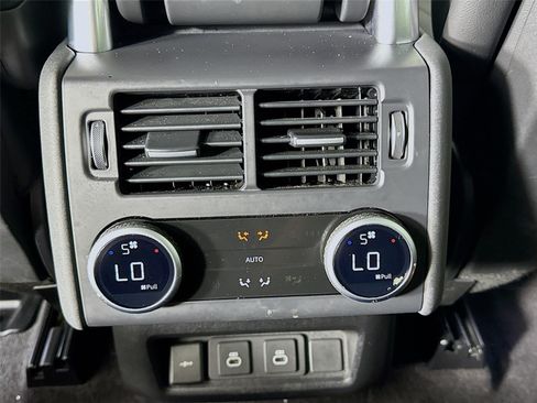 Certified 2024 Land Rover Discovery S AWD/4WD image 27