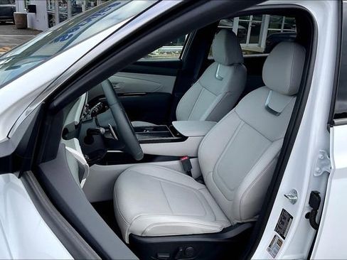 New 2025 Hyundai Tucson Limited image 9