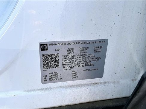 Used 2024 GMC Terrain AT4 AWD/4WD image 3