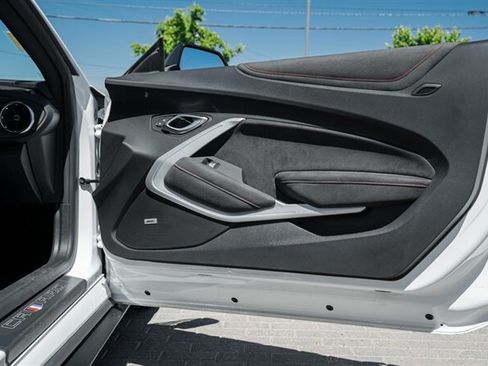 Used 2021 Chevrolet Camaro ZL1 RWD image 40
