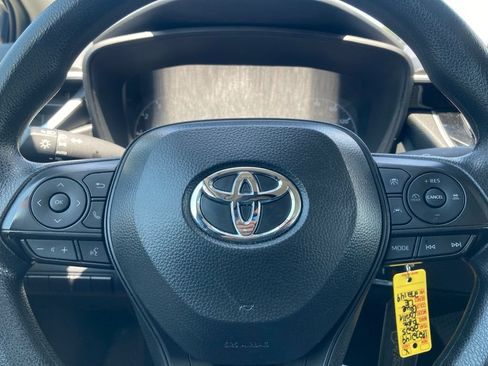 Certified 2025 Toyota Corolla LE FWD image 17