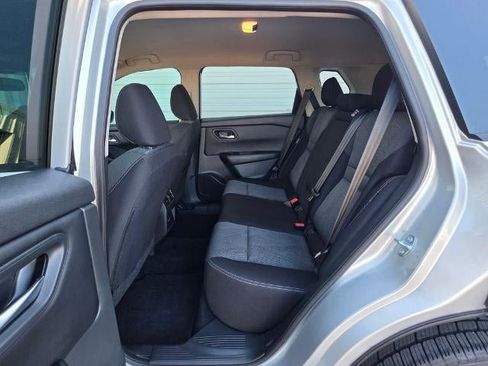 Used 2025 Nissan Rogue SV FWD image 23