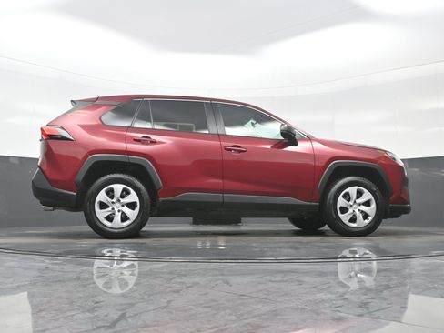 Used 2024 Toyota RAV4 LE image 31