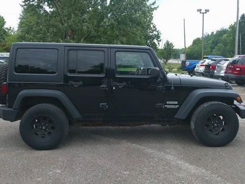 Used 2013 Jeep Wrangler Unlimited Sport AWD/4WD image 12