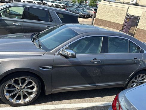 Used 2013 Ford Taurus Limited FWD image 20