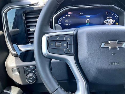 Used 2024 Chevrolet Silverado 1500 LT Trail Boss w/ Convenience Package II AWD/4WD image 12