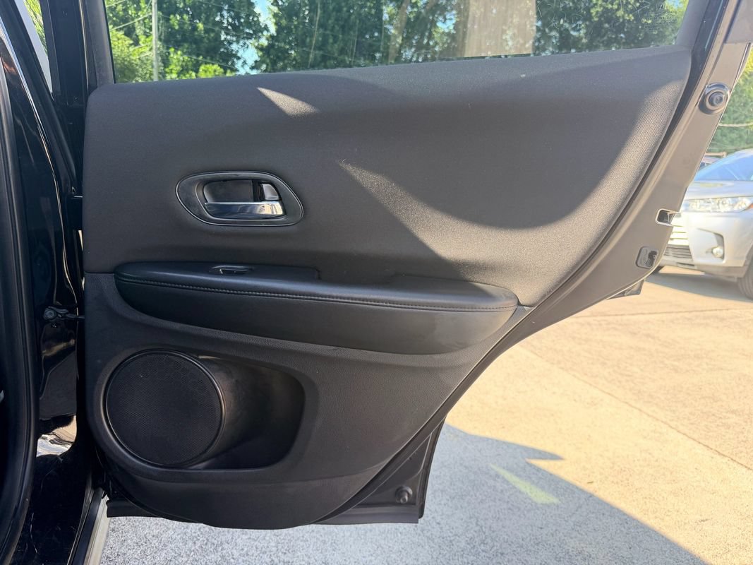 Used 2018 Honda HR-V LX image 24