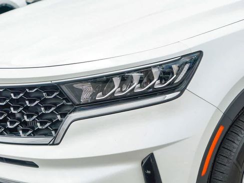 Certified 2023 Kia Sorento EX w/ Panoramic Sunroof Package FWD image 8