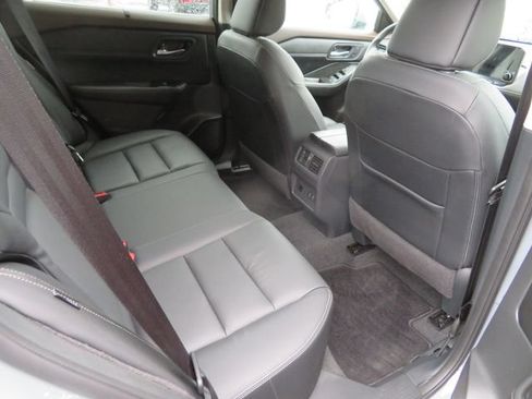 Used 2023 Nissan Rogue SL w/ SL Premium Package FWD image 15