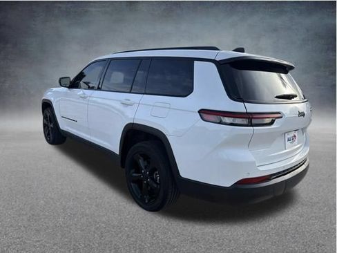 Used 2023 Jeep Grand Cherokee L Laredo RWD image 6