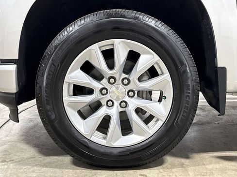 Used 2019 Chevrolet Silverado 1500 Custom w/ Custom Value Package RWD image 26