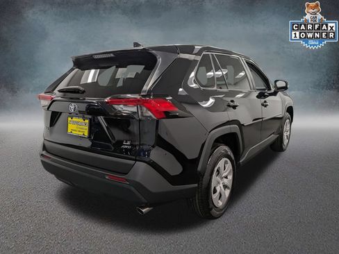 Used 2023 Toyota RAV4 LE AWD/4WD image 4
