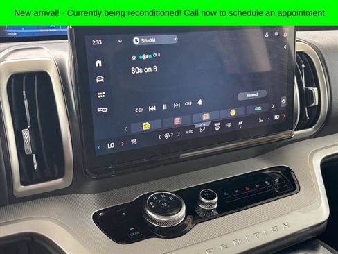 Used 2025 Ford Expedition Active RWD image 5
