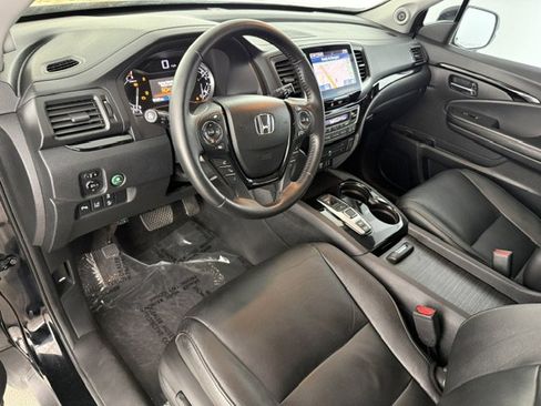 Used 2016 Honda Pilot Touring image 11